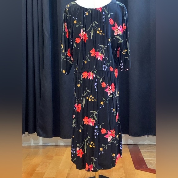 Old Navy black, Orange and Red dress with 3/4 Sleeves - Picture 3 of 7